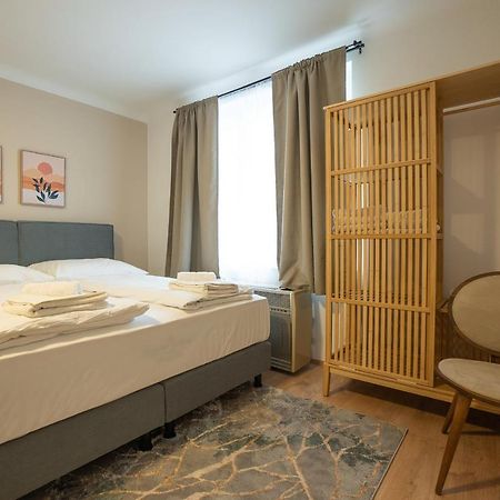 A 2-Bedroom Apartment With A King-Size Bed And A Balcony Is Located Just A 15-Minute Walk From Stephansplatz. Βιέννη Εξωτερικό φωτογραφία