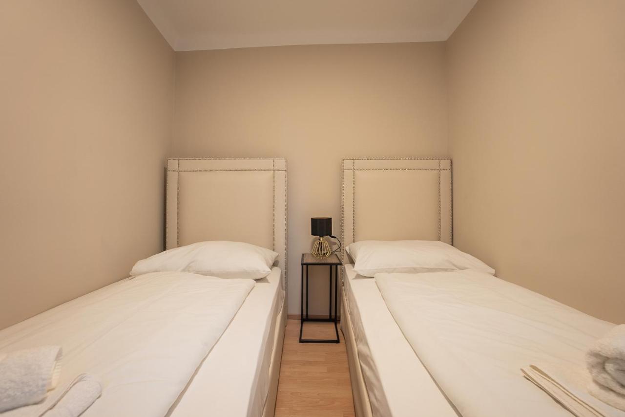 A 2-Bedroom Apartment With A King-Size Bed And A Balcony Is Located Just A 15-Minute Walk From Stephansplatz. Βιέννη Εξωτερικό φωτογραφία