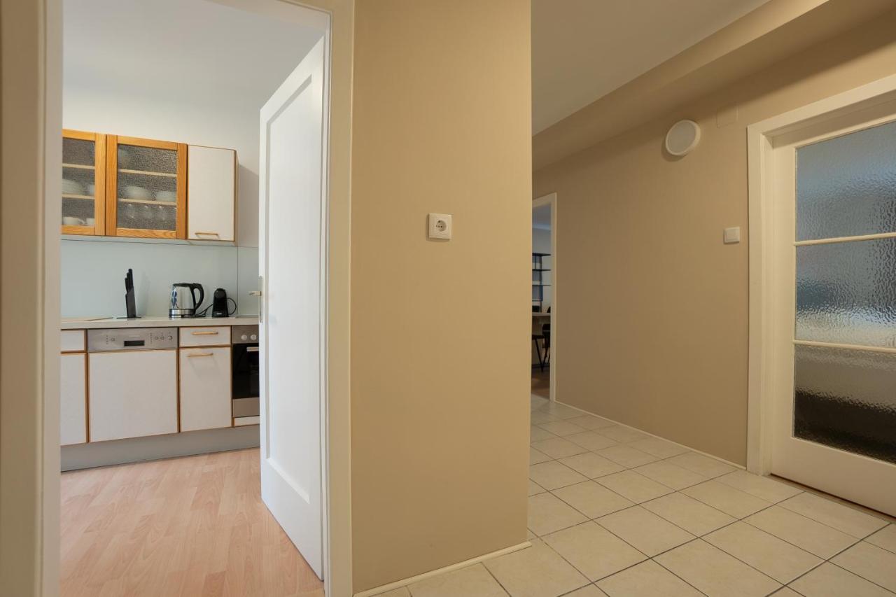 A 2-Bedroom Apartment With A King-Size Bed And A Balcony Is Located Just A 15-Minute Walk From Stephansplatz. Βιέννη Εξωτερικό φωτογραφία